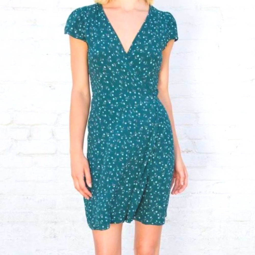 BRANDY MELVILLE GREEN FLORAL WRAP DRESS